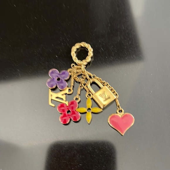 Louis Vuitton Multicolor Monogram Tiff Sweet Necklace - Picture 3 of 10